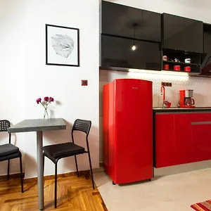 downtown-luxury-boutique-suites-the-red-suite.hotels-of-thessaloniki.com/